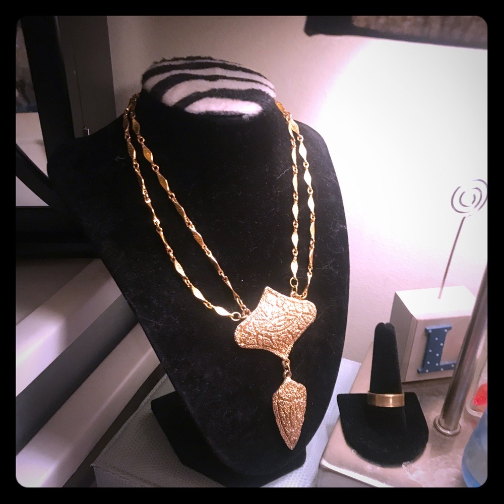 Retro necklace